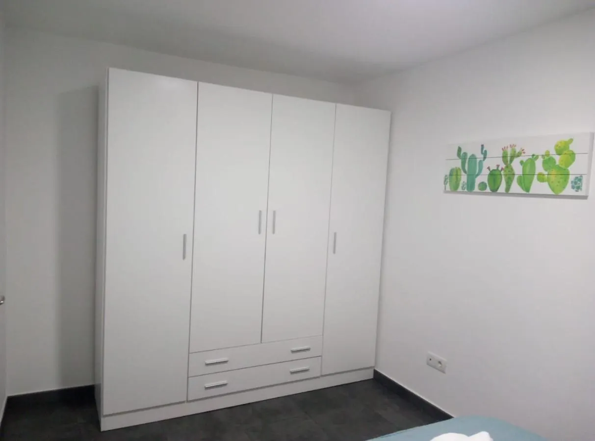 Apartament 5' Cc Yumbo San Bartolomé España